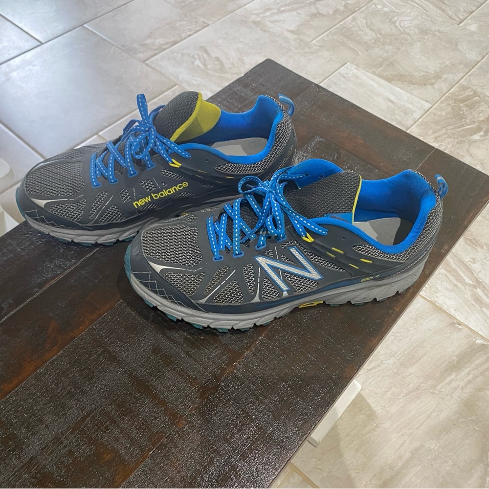 New Balance Mens shoes size 12